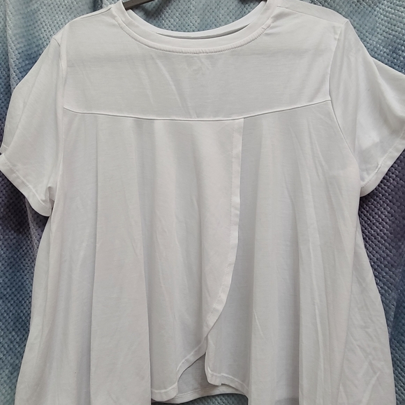 NWOT 3 Women's Work-Out Shirts - Picture 4 of 7